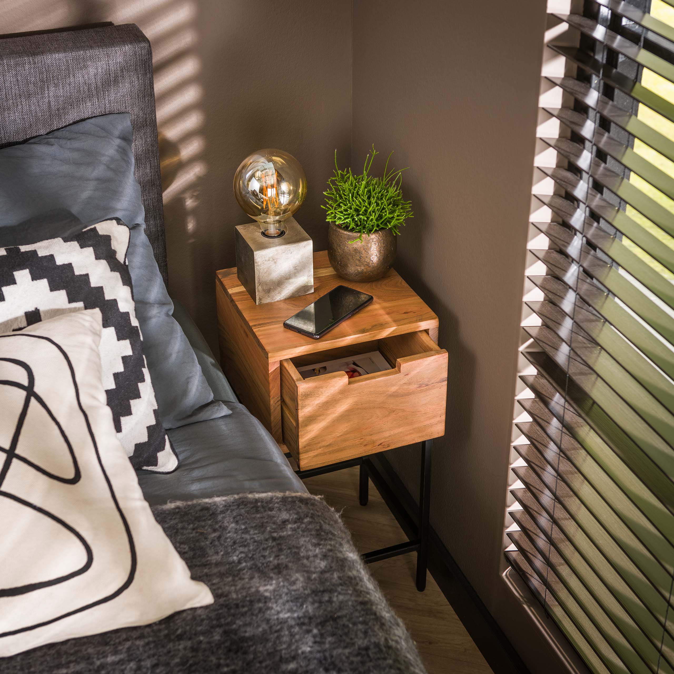 Bedside table Flat XS 1 drawer - Solid acacia