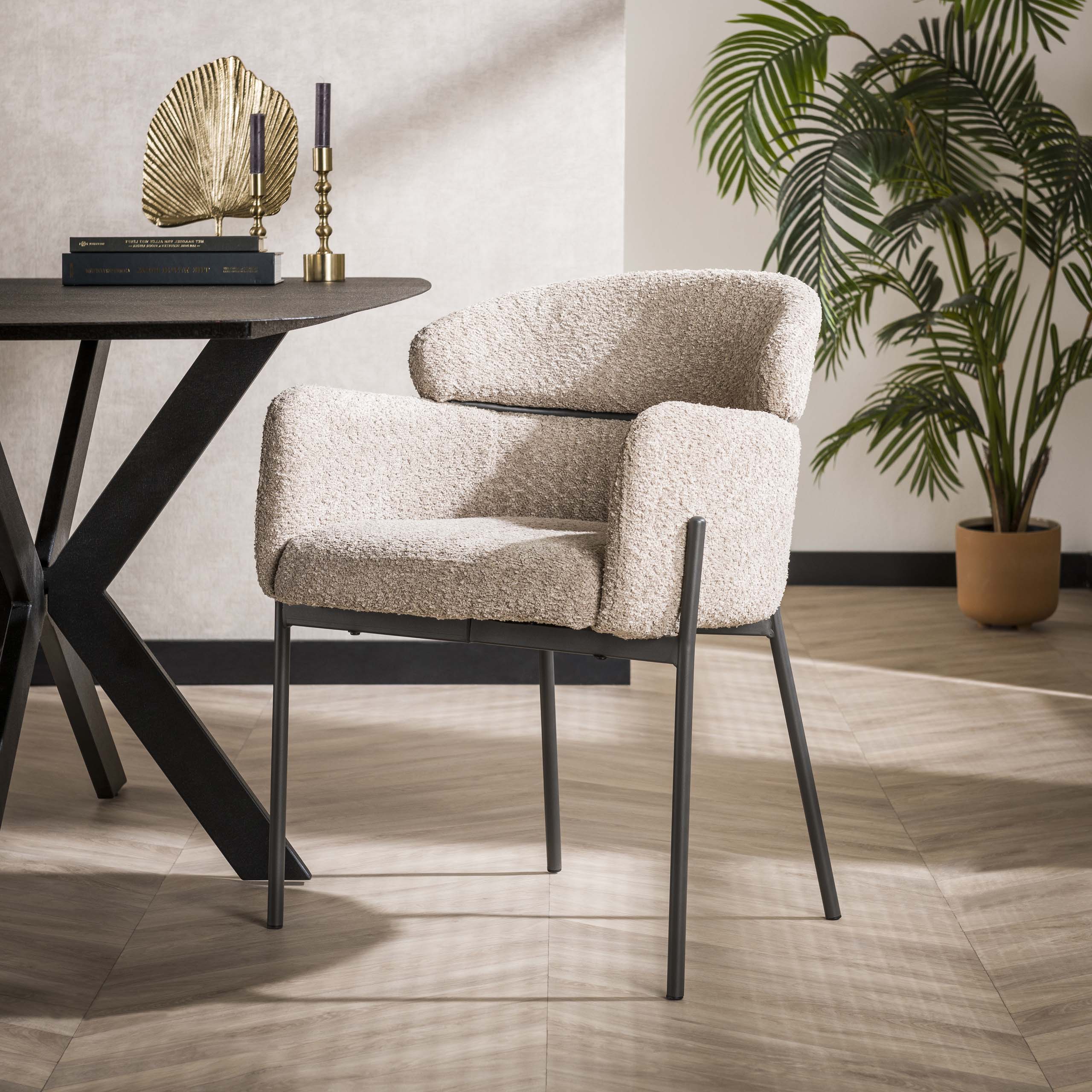 Armchair boucle round back. VPE2 / Boucle sand color