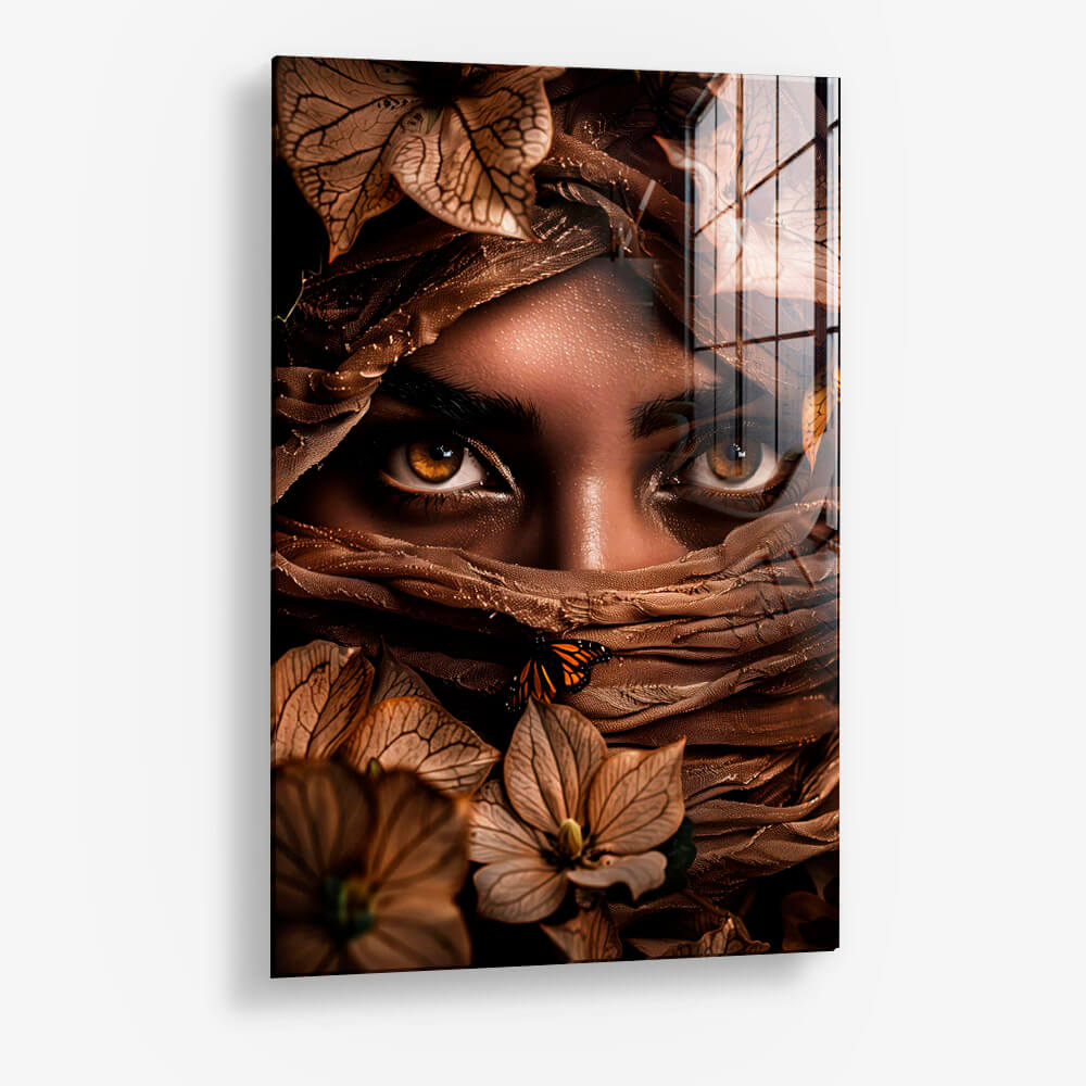 Scarfed Woman – Vidrio