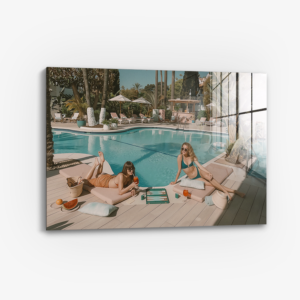 By the pool - Vidrio
