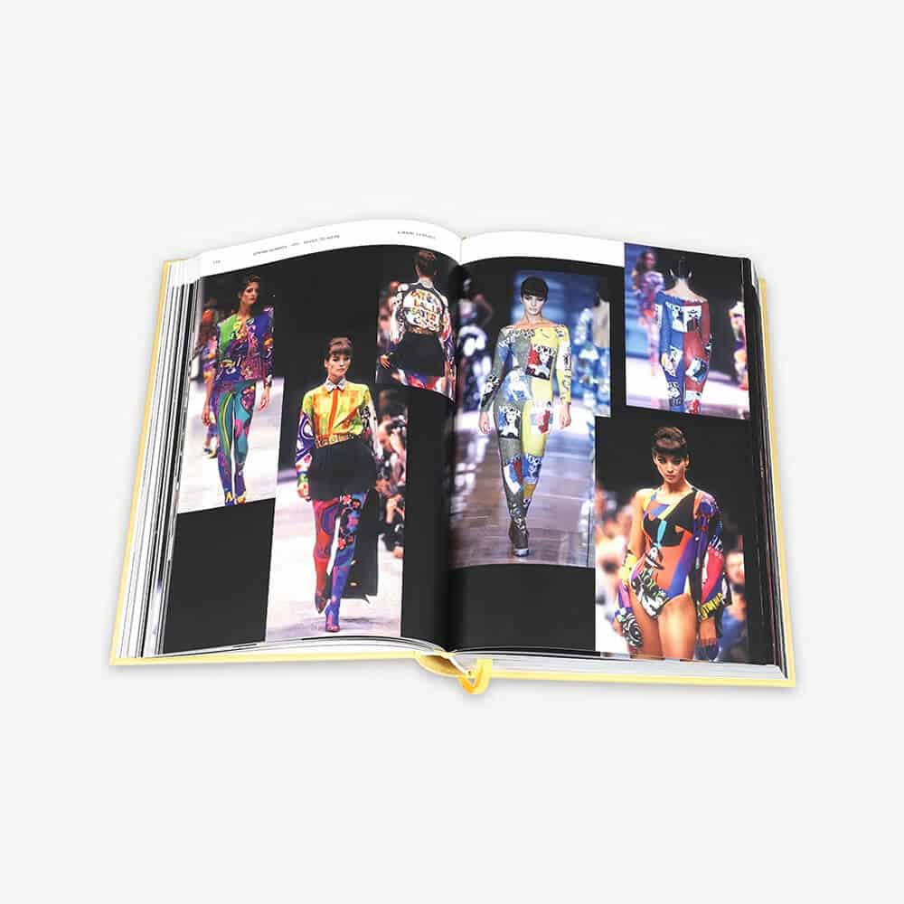 Versace Catwalk - Fashionbook