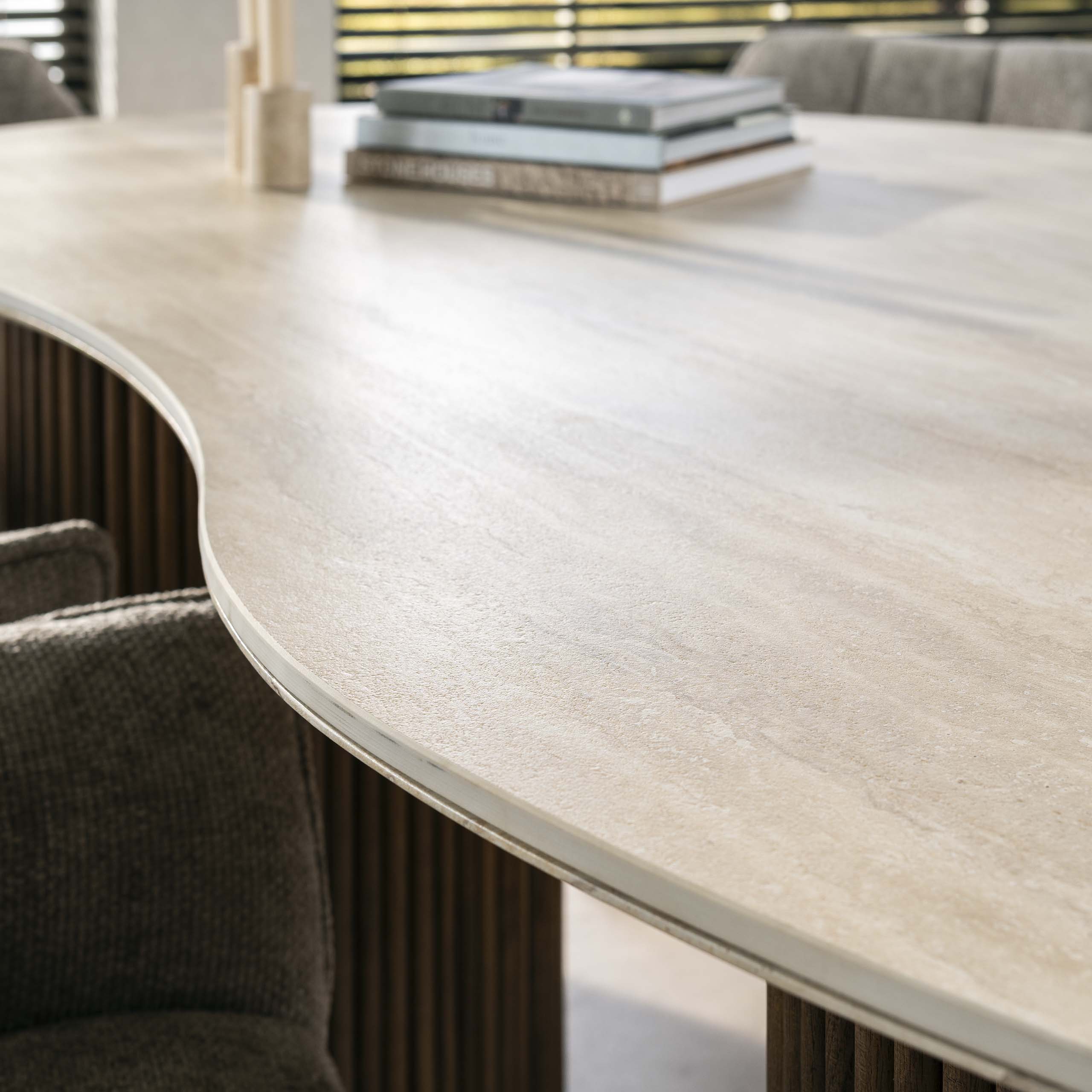 Romano dining table kidney-shaped 215 cm - 3D ceramic travertine