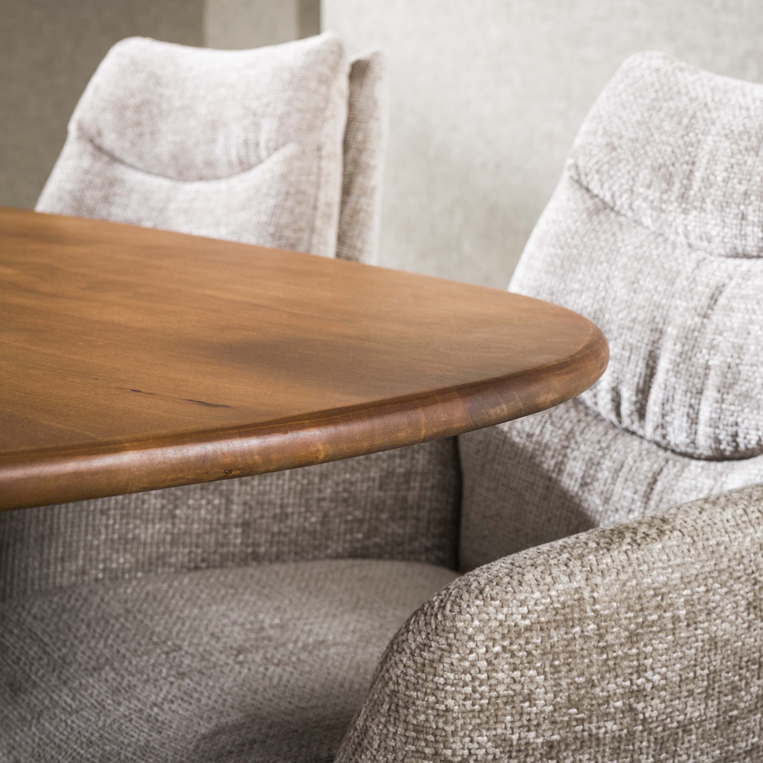 Cliff oval dining table 215 cm - Solid mango sand color