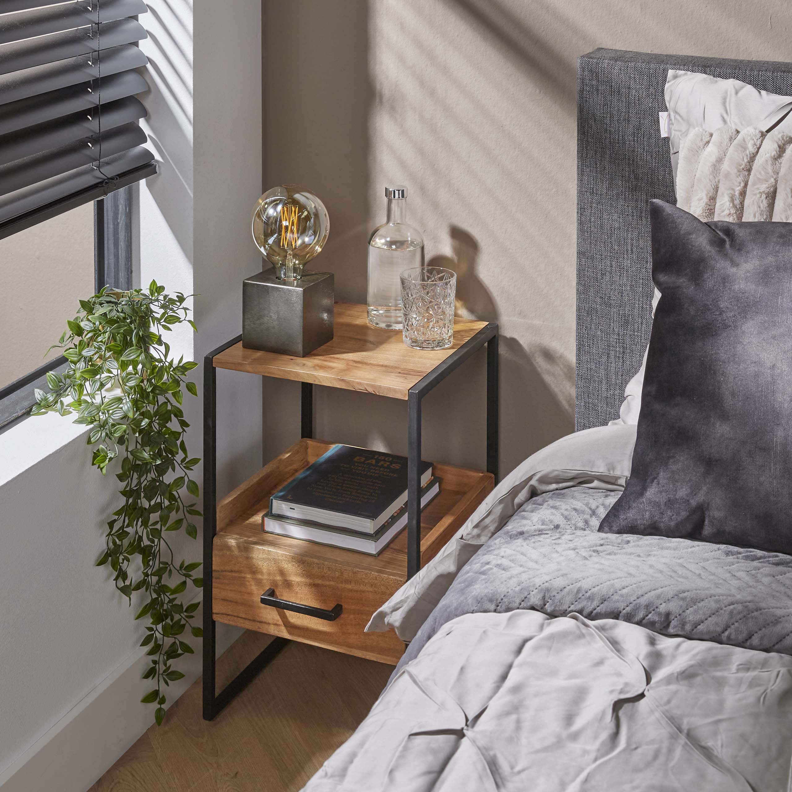 Bedside table 1L XS niche / Solid acacia natural