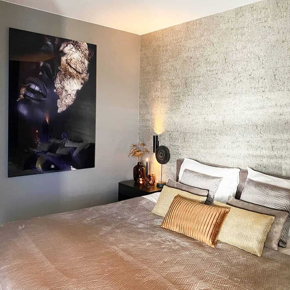 Black & Gold Painting