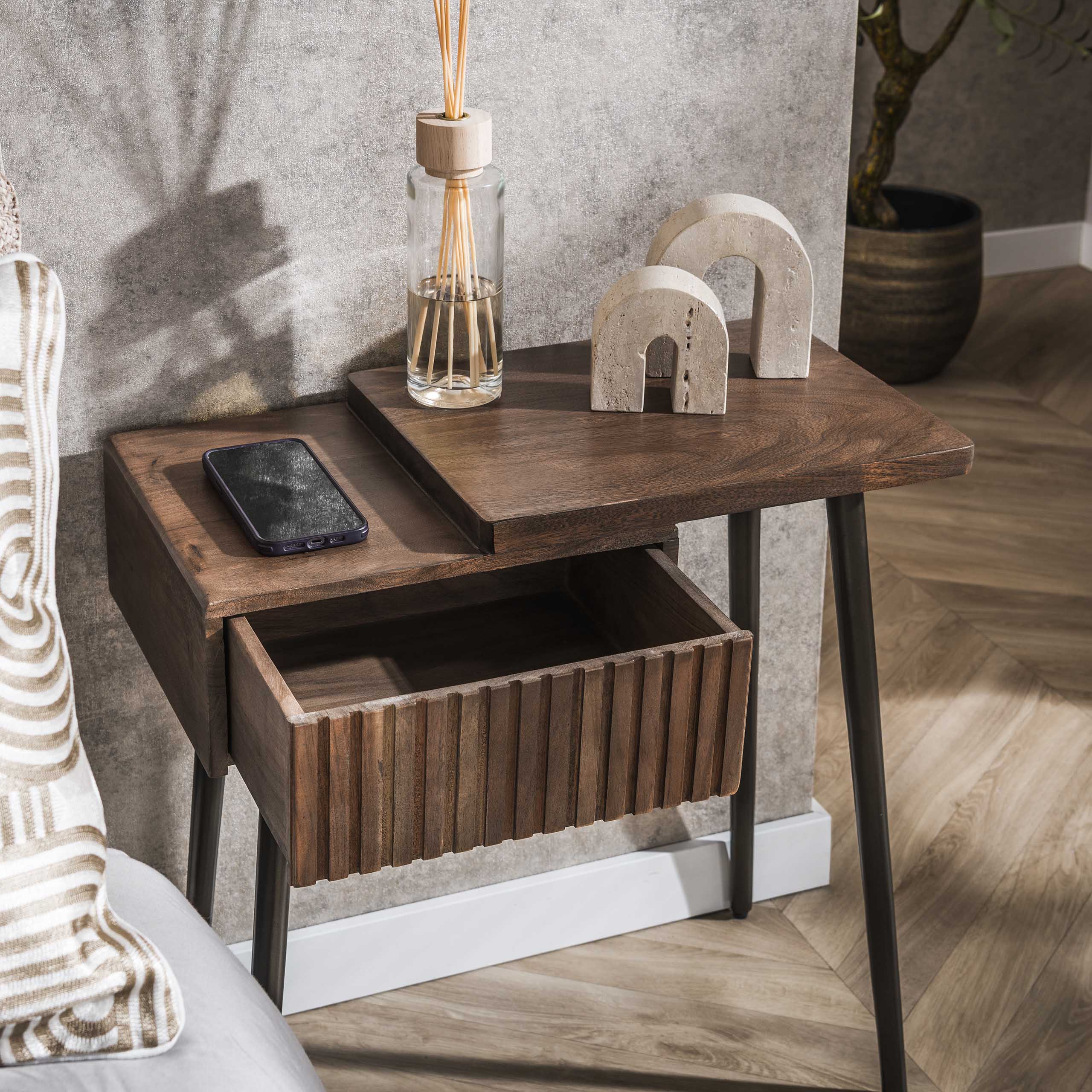 Bedside table Carve 1 drawer right - Solid acacia brown