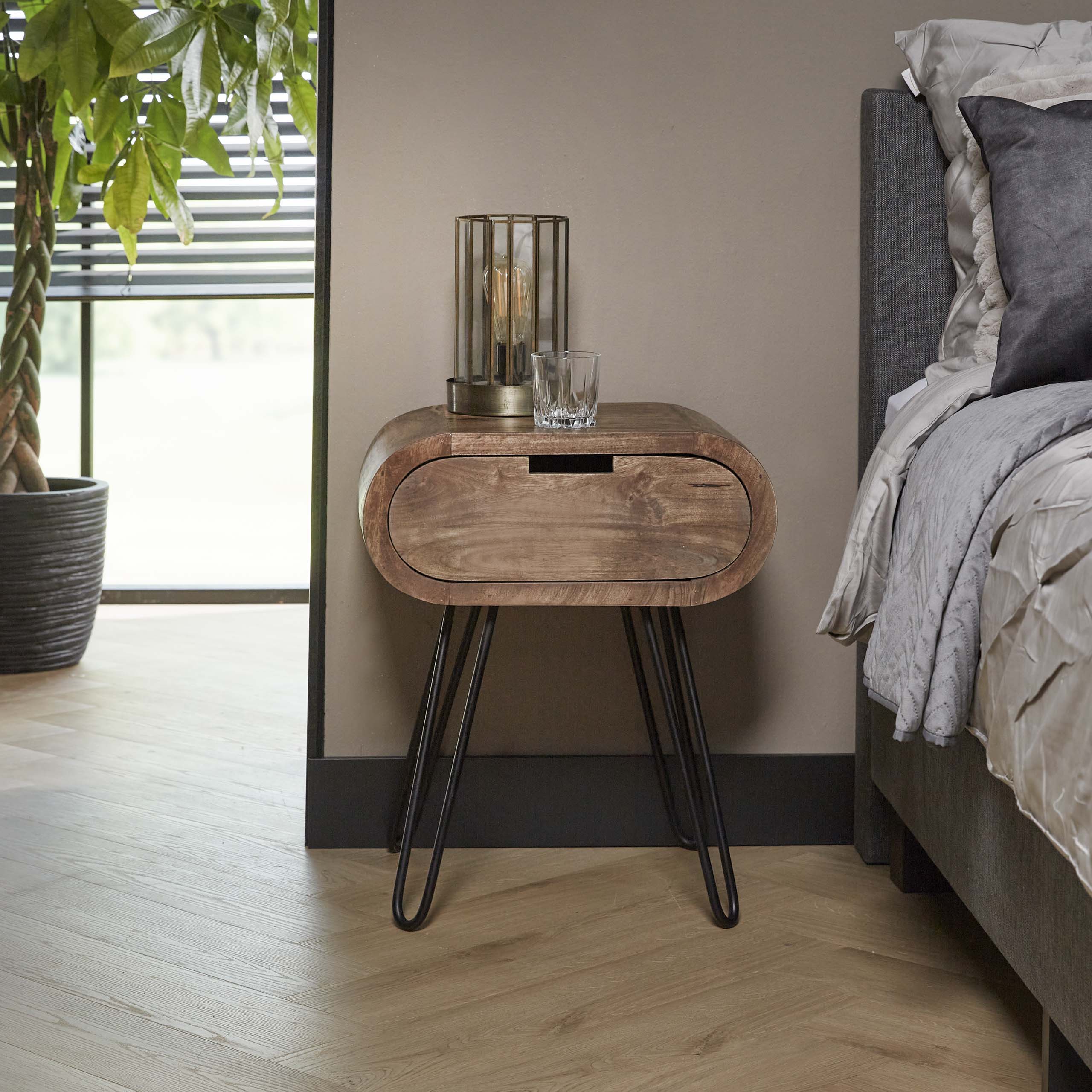 Bedside table barrel 1L / Solid mango sand color