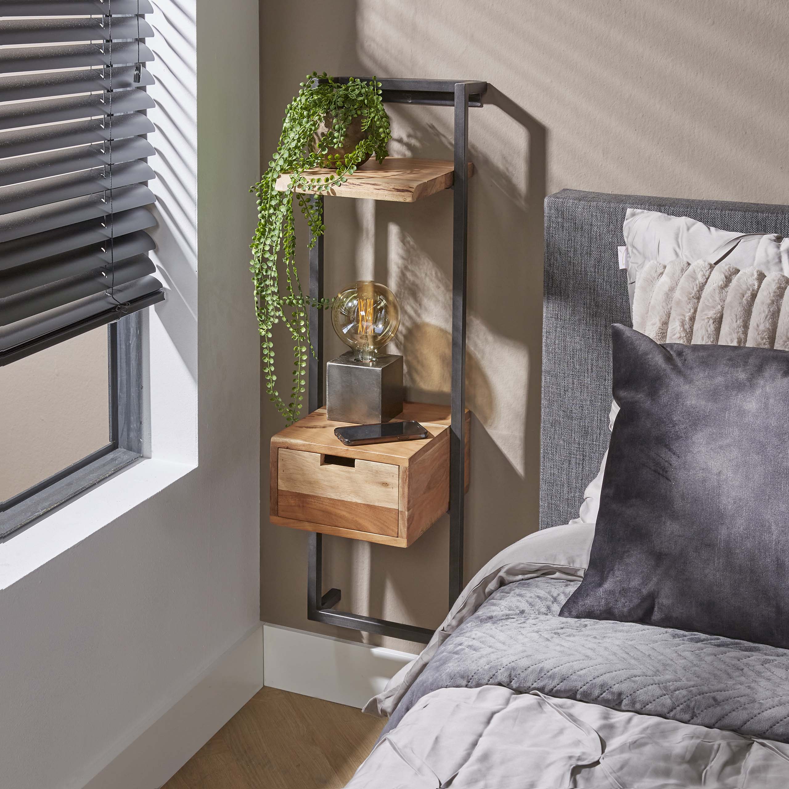 Mesita de noche air solid XS / Acacia maciza natural