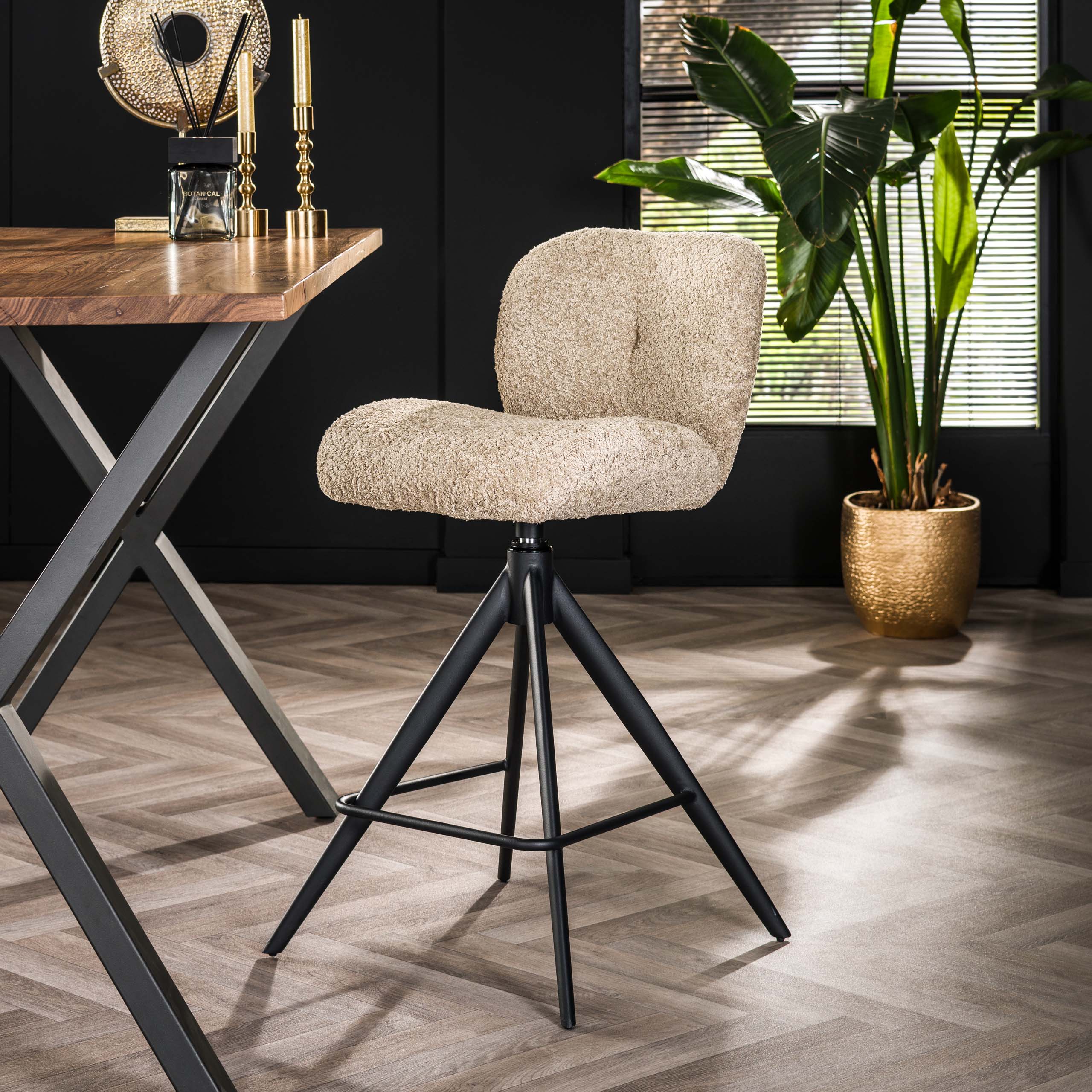 Bar stool comfort rotatable. VPE2 / Boucle sand color