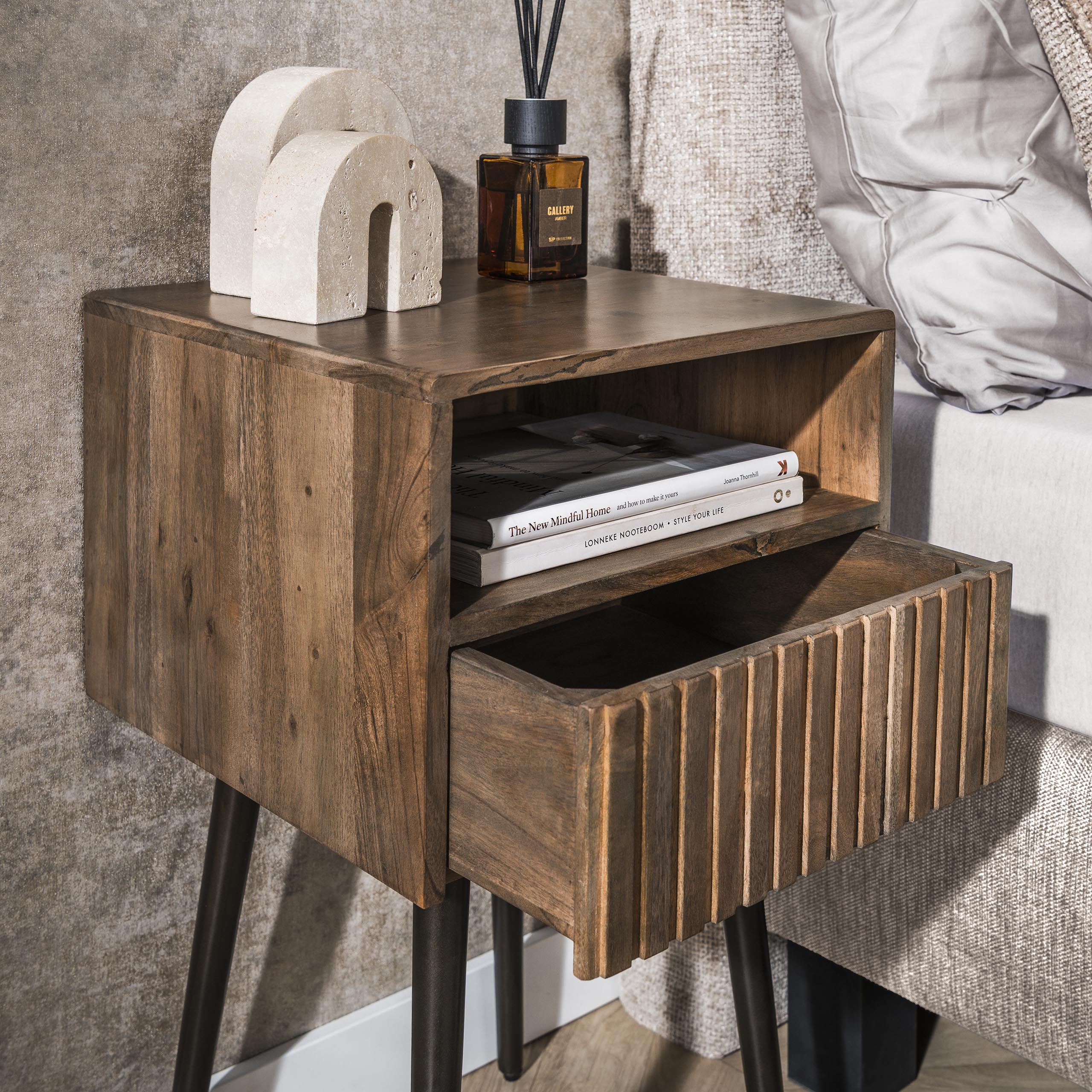 Bedside table Carve 1 drawer - Solid acacia brown