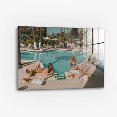 By the pool - Vidrio