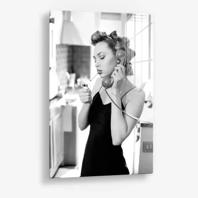 Domestic Noir – Glass