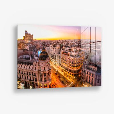 Sunset view of Gran Via in Madrid – Vidrio